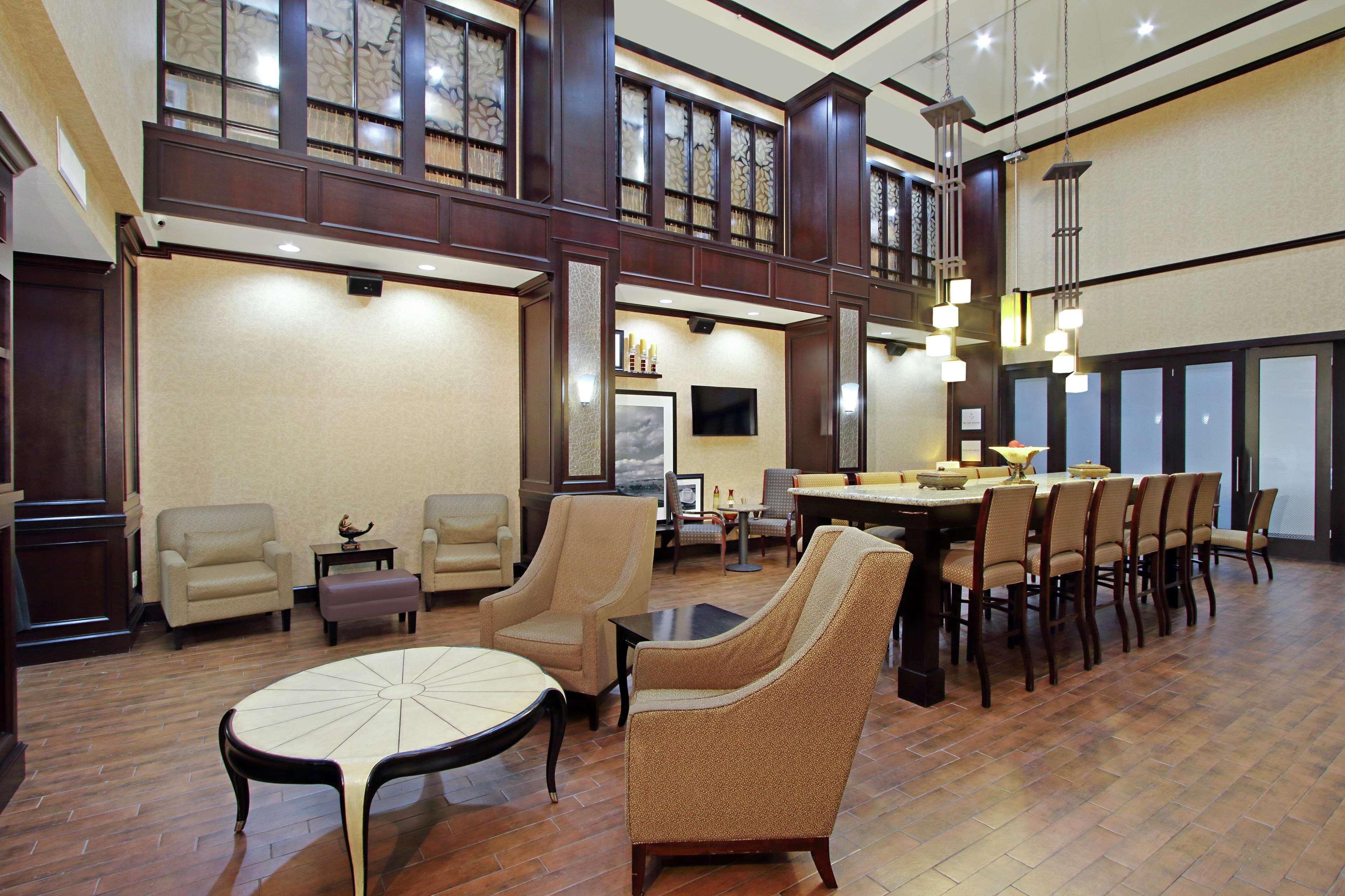 Hampton Inn & Suites Buffalo Ngoại thất bức ảnh