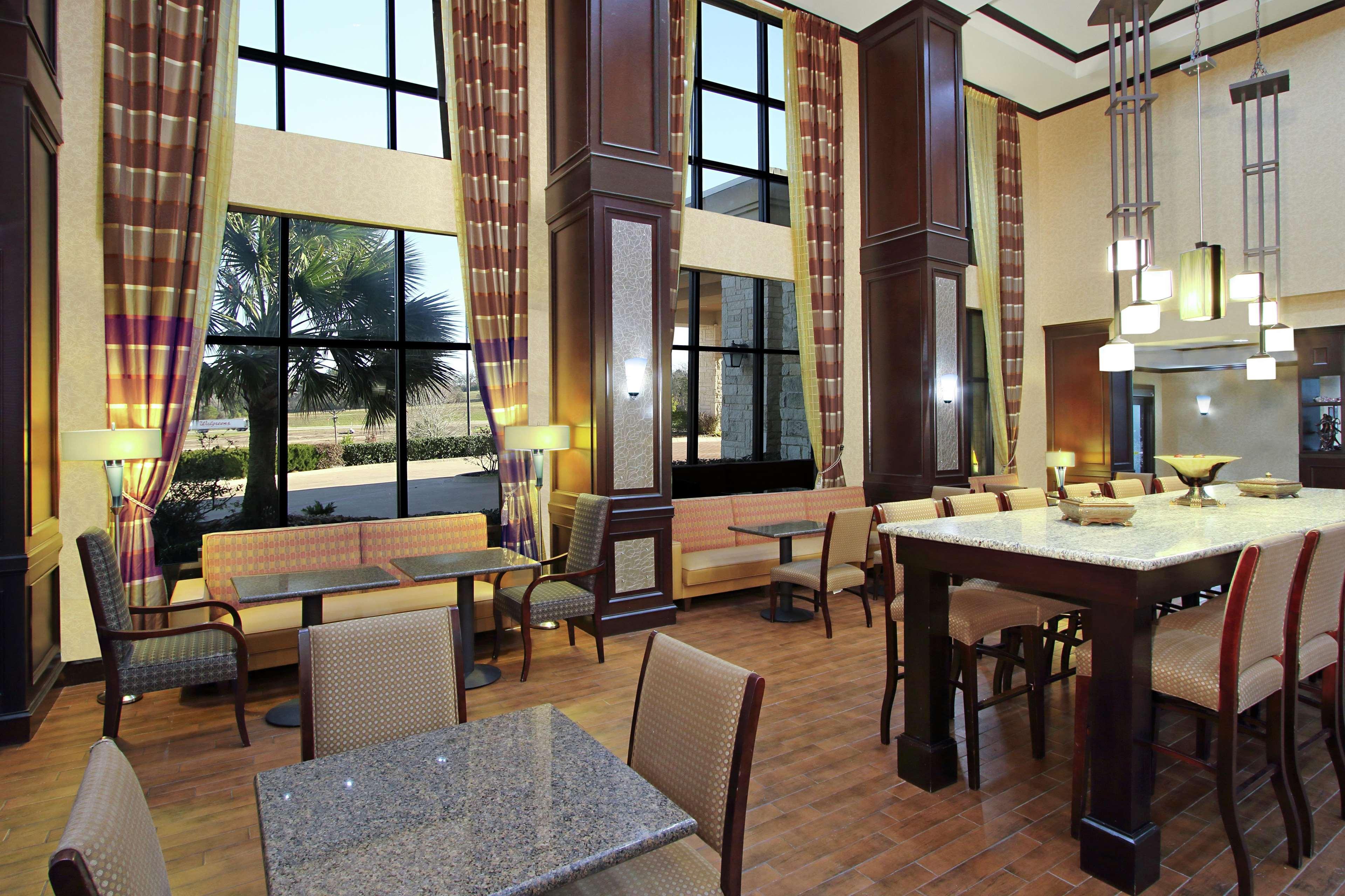 Hampton Inn & Suites Buffalo Ngoại thất bức ảnh