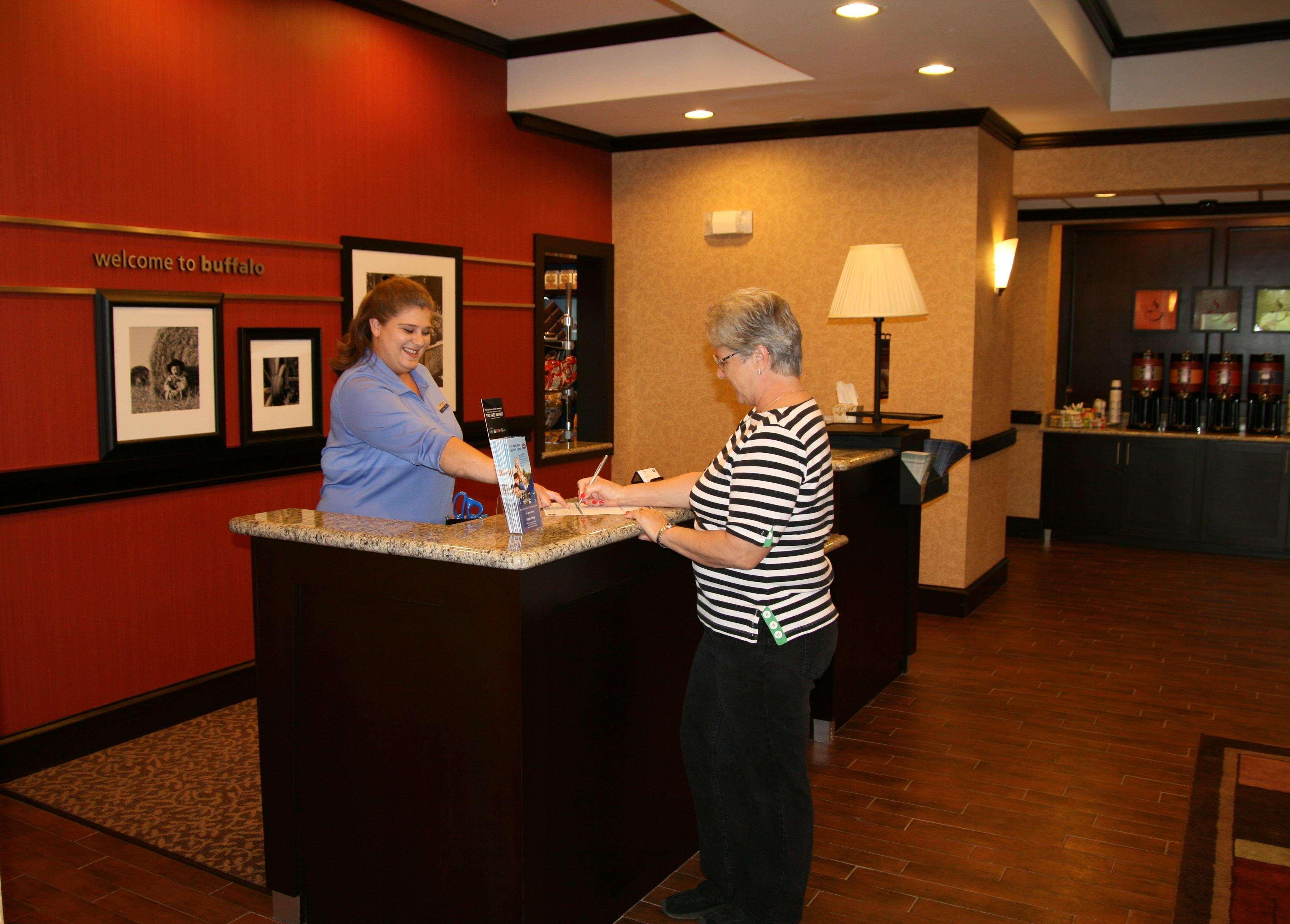 Hampton Inn & Suites Buffalo Ngoại thất bức ảnh